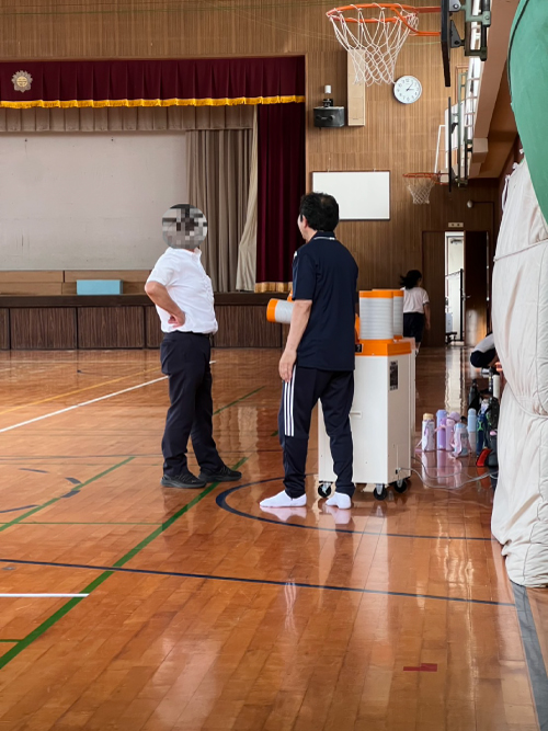 スポットクーラー学校の体育館で使用